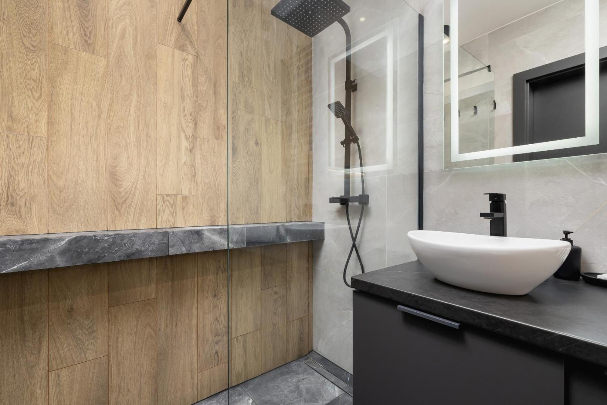 Elegant Apartment In Cracow With Balcony, Parking And Desk By Noclegi Renters Krakow Exterior photo
