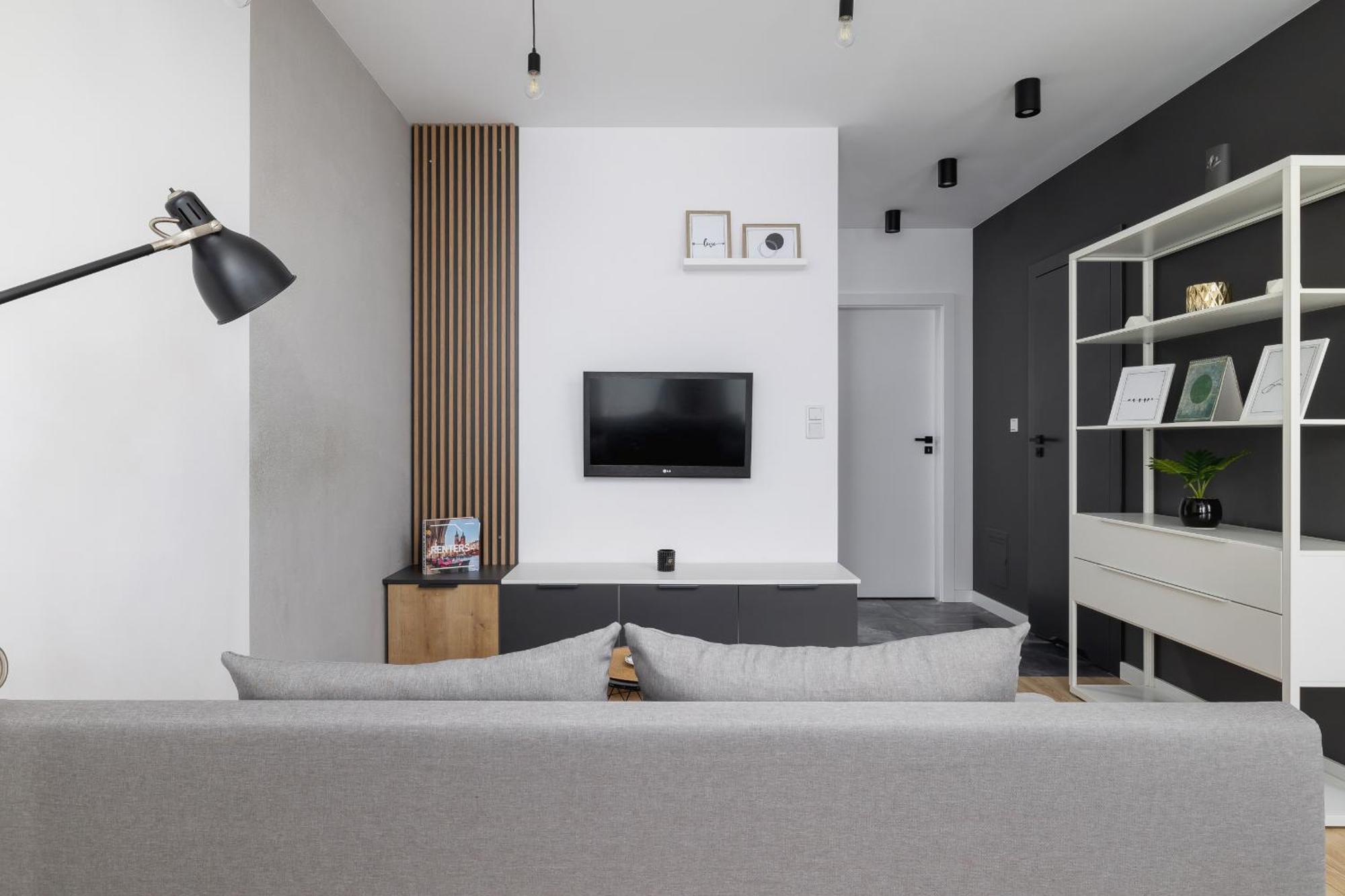 Elegant Apartment In Cracow With Balcony, Parking And Desk By Noclegi Renters Krakow Exterior photo