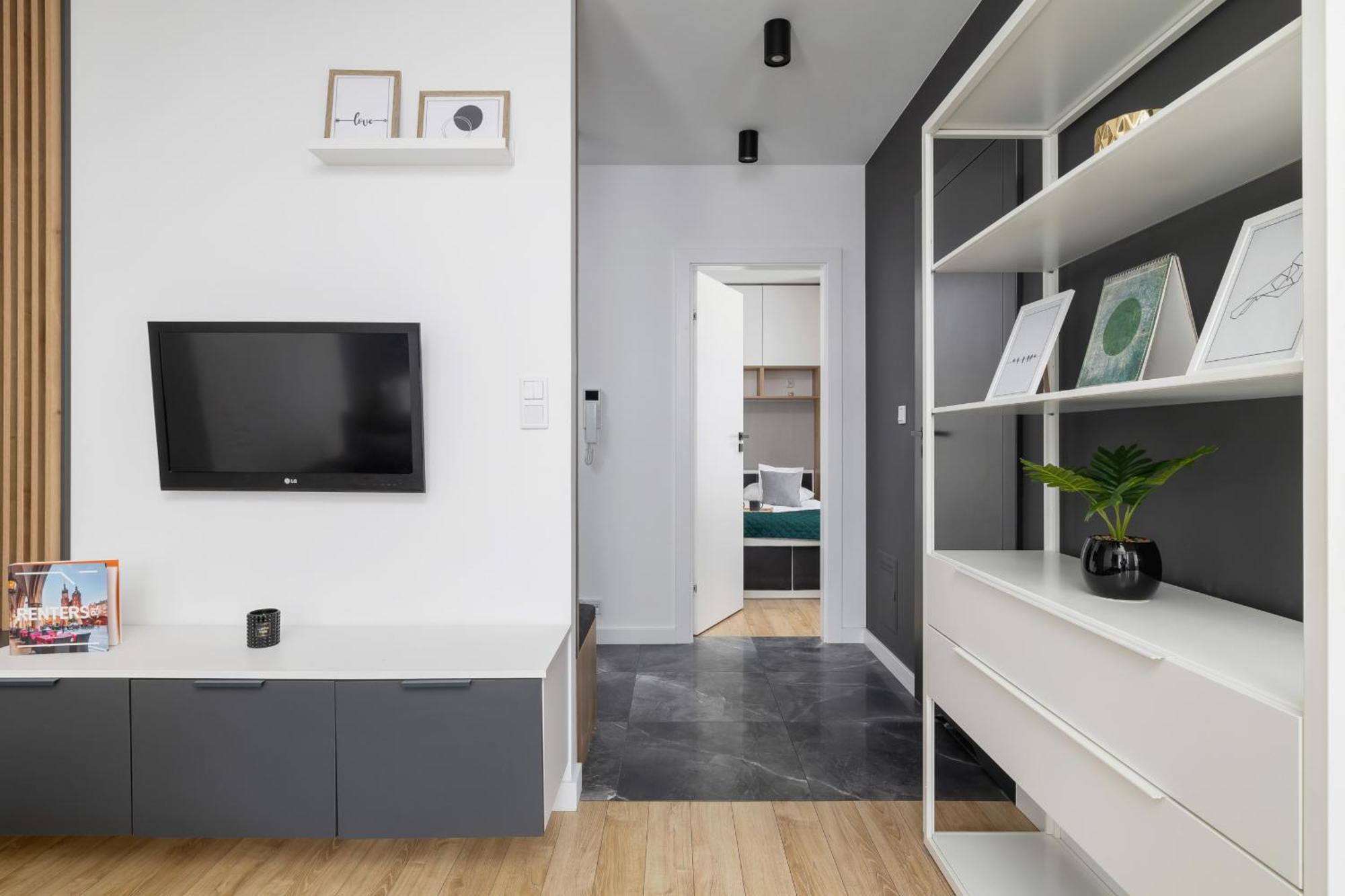 Elegant Apartment In Cracow With Balcony, Parking And Desk By Noclegi Renters Krakow Exterior photo